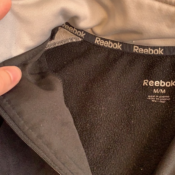 Reebok Sweatshirt - Picture 4 of 4